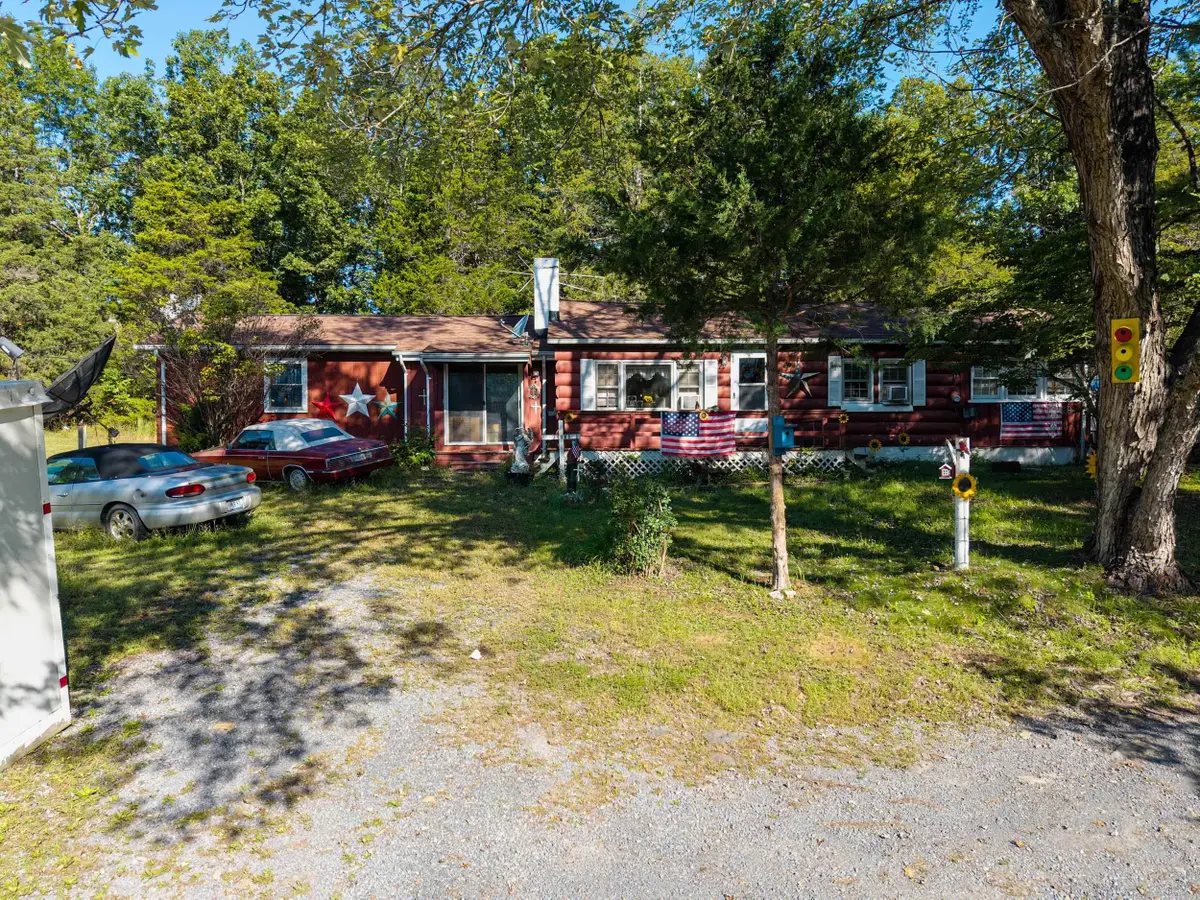 126 Kings Acre Ln, Fort Valley, VA 22652 - #1