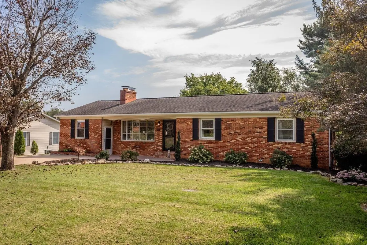 23 Greenfield Rd, Luray, VA 22835 - #1