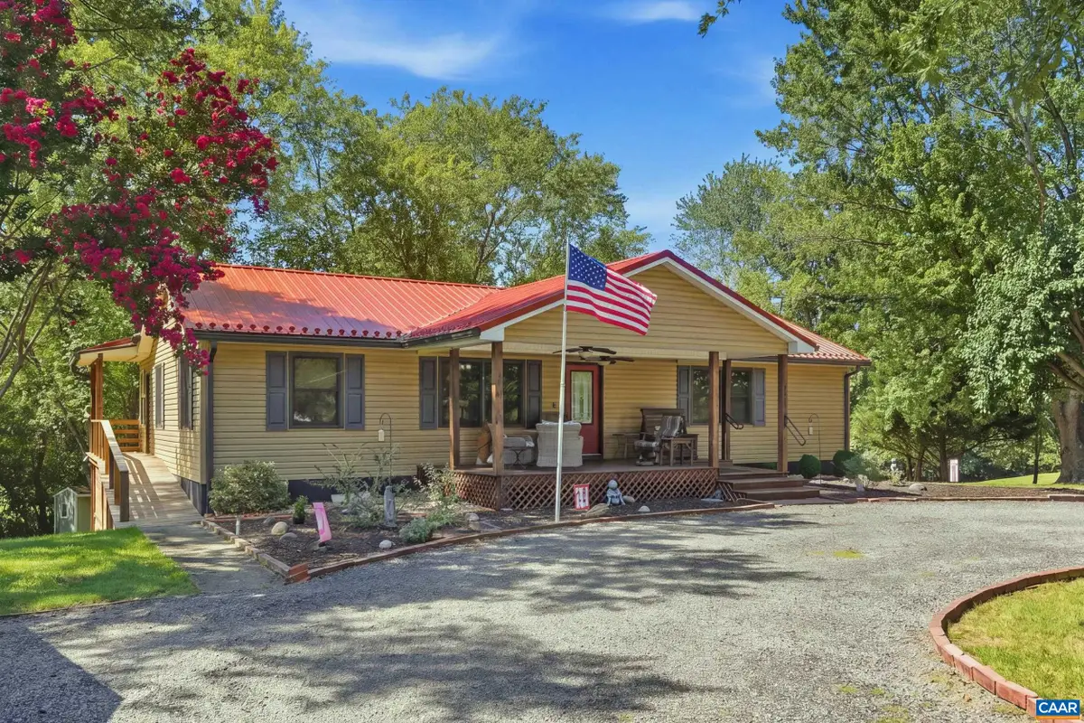 110 Patrick Henry Dr, Louisa, VA 23093 - #1
