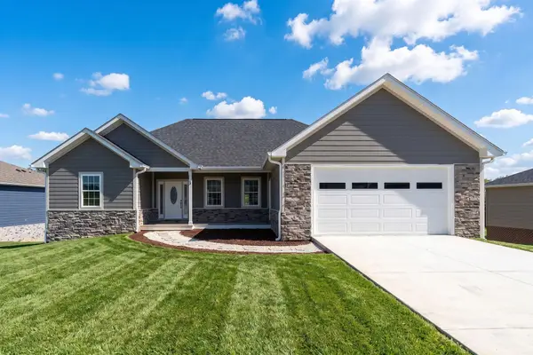 44 Autumn Bluff Dr, Weyers Cave, VA 24486