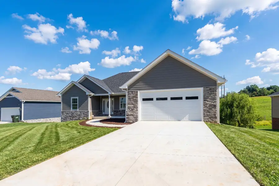44 Autumn Bluff Dr, Weyers Cave, VA 24486 - #2