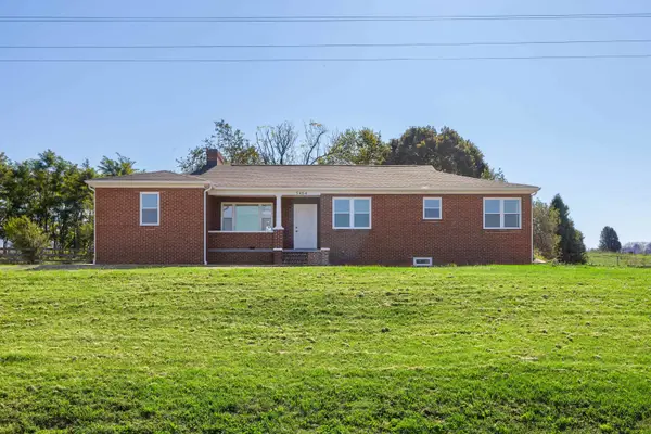 5484 Indian Trail Rd, Keezletown, VA 22832