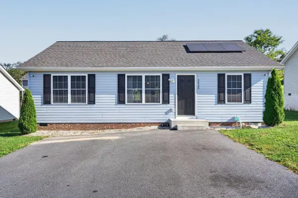 2425 Brentwood Dr, Rockingham, VA 22801