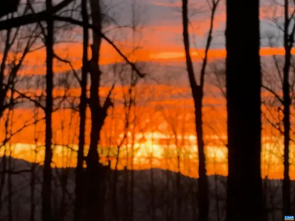 144 Hearthstone Ln, Nellysford, VA 22958