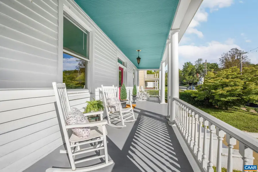 550 Valley St, Scottsville, VA 24590 - #2