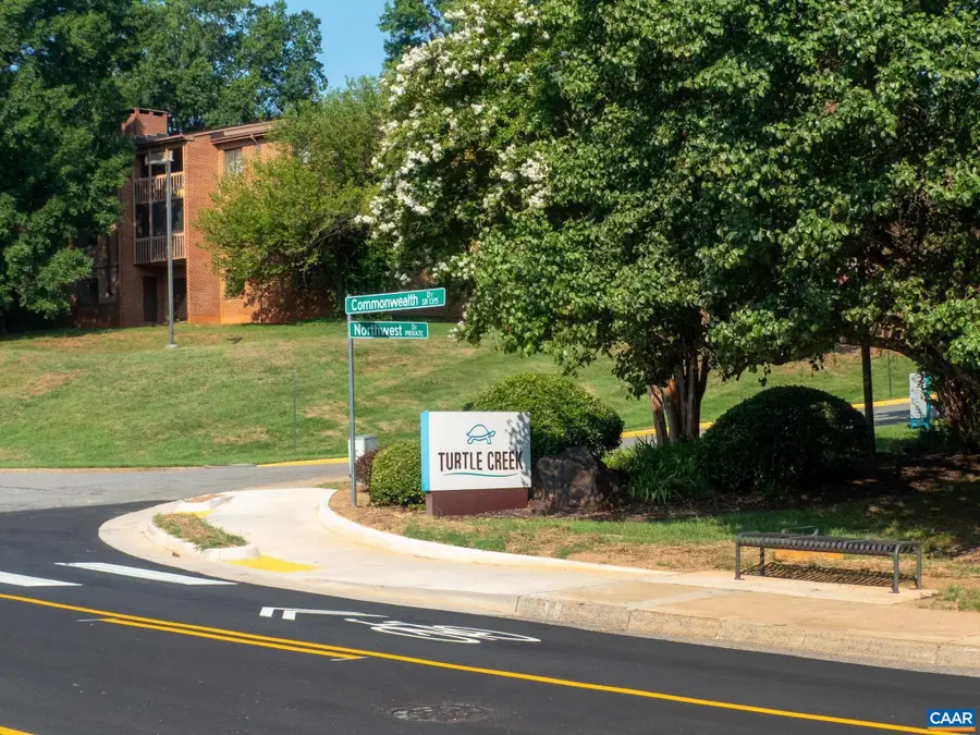 136 Green Turtle Ln, Charlottesville, VA 22901 - #3