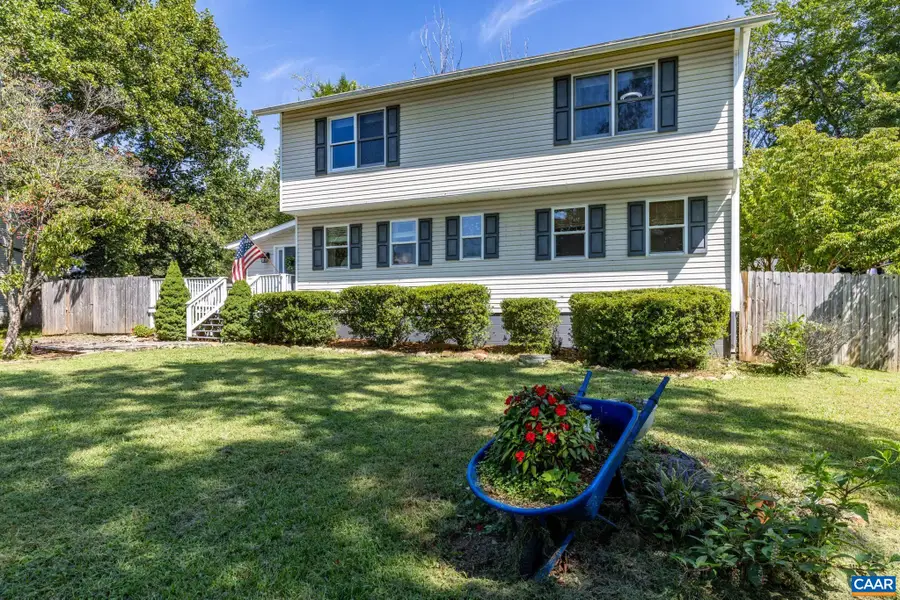 421 Sunset Dr, Stanardsville, VA 22973 - #2