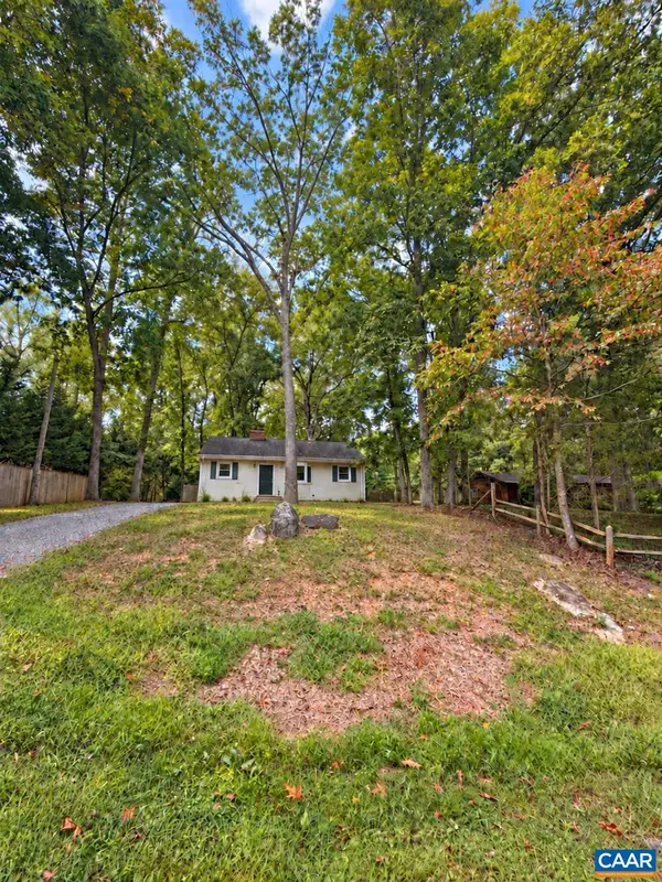 596 North Lakeshore Dr, Louisa, VA 23093