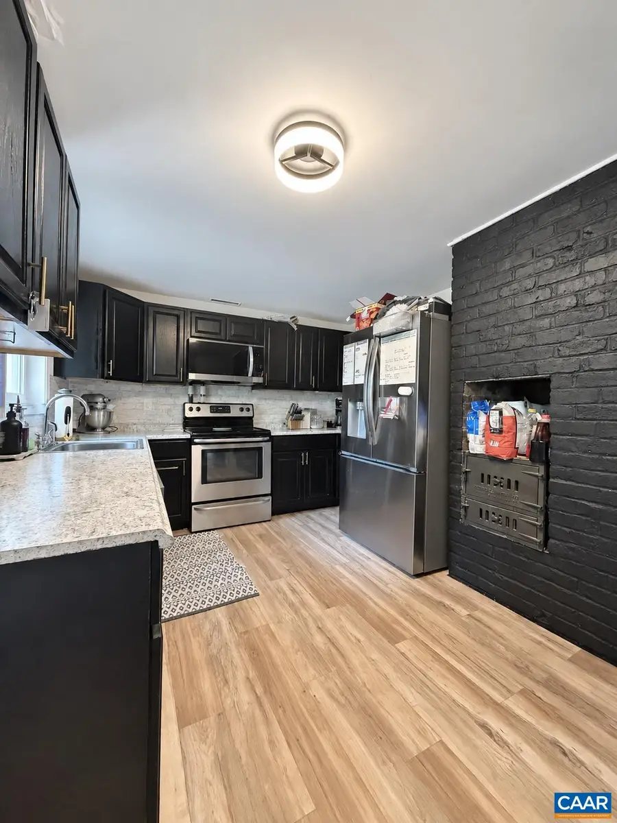 596 North Lakeshore Dr, Louisa, VA 23093 - #3