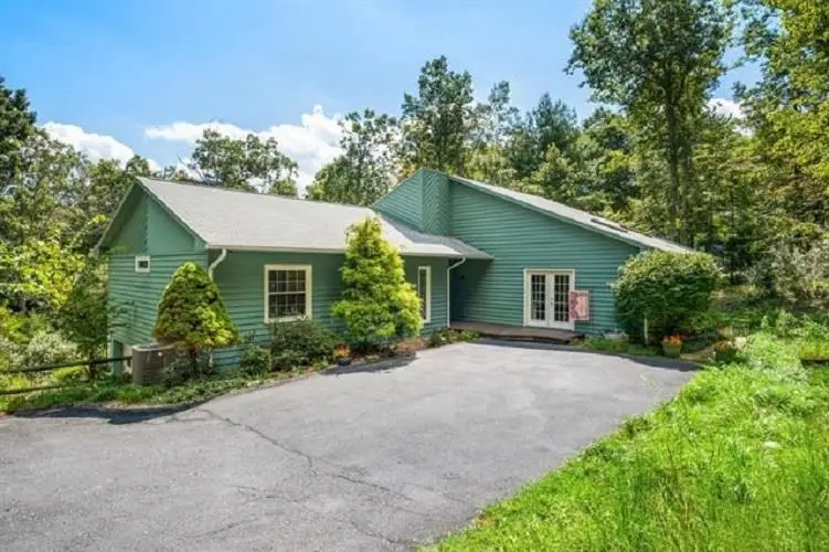 28 Little Chestnut Ln, Lyndhurst, VA 22952 - #1