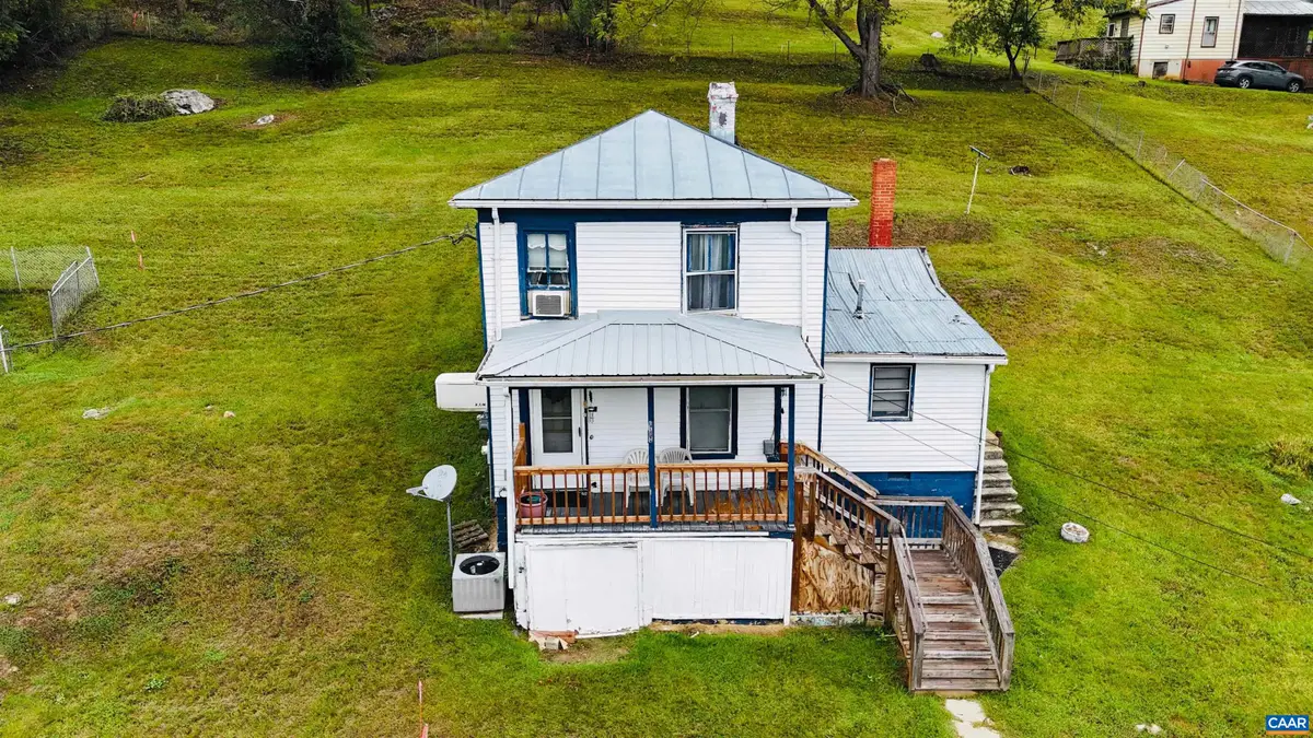 1311 Jackson St, Staunton, VA 24401 - #1