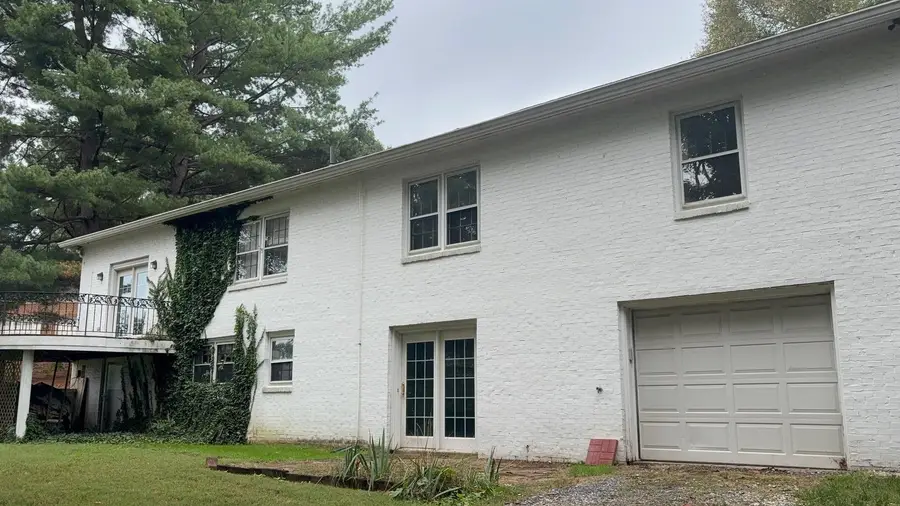 1249 Nova Dr, Waynesboro, VA 22980 - #3