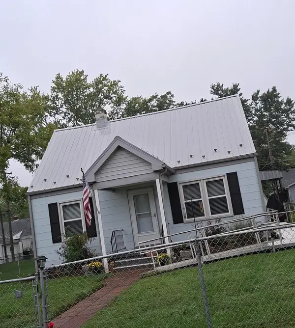 221 James Ave, Waynesboro, VA 22980