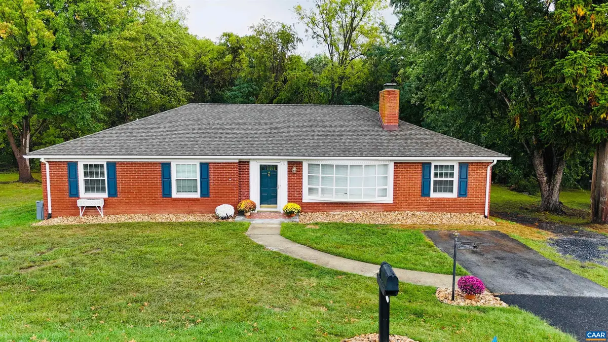 117 Rose Hill Cir, Staunton, VA 24401 - #1