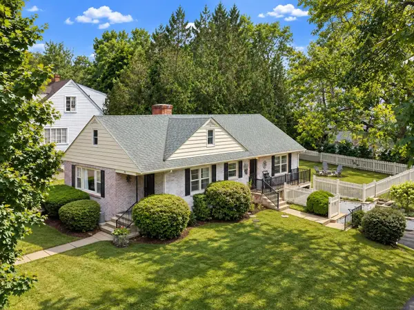 201 Fraser Ln, Staunton, VA 24401