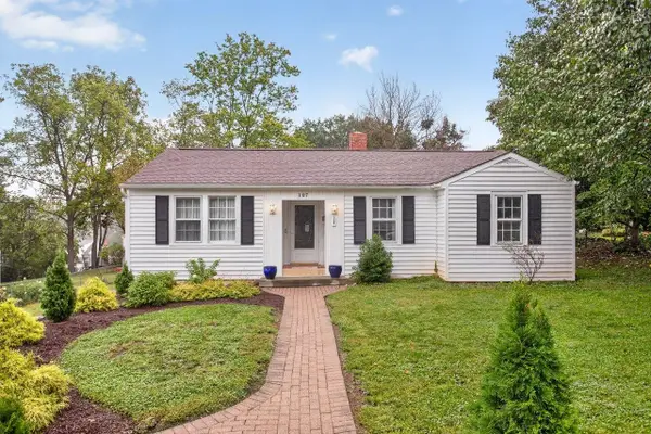 107 Harper Ct, Staunton, VA 22401