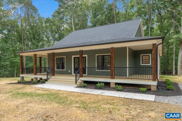 8 Holman Mill Rd, Farmville, VA 23901