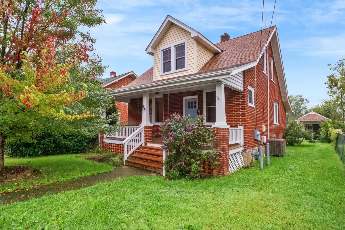 355 Florence Ave, Waynesboro, VA 22980 - #1
