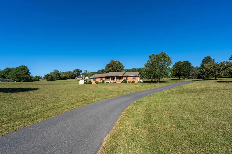 2945 Lee Jackson Hwy, Staunton, VA 24401 - #2