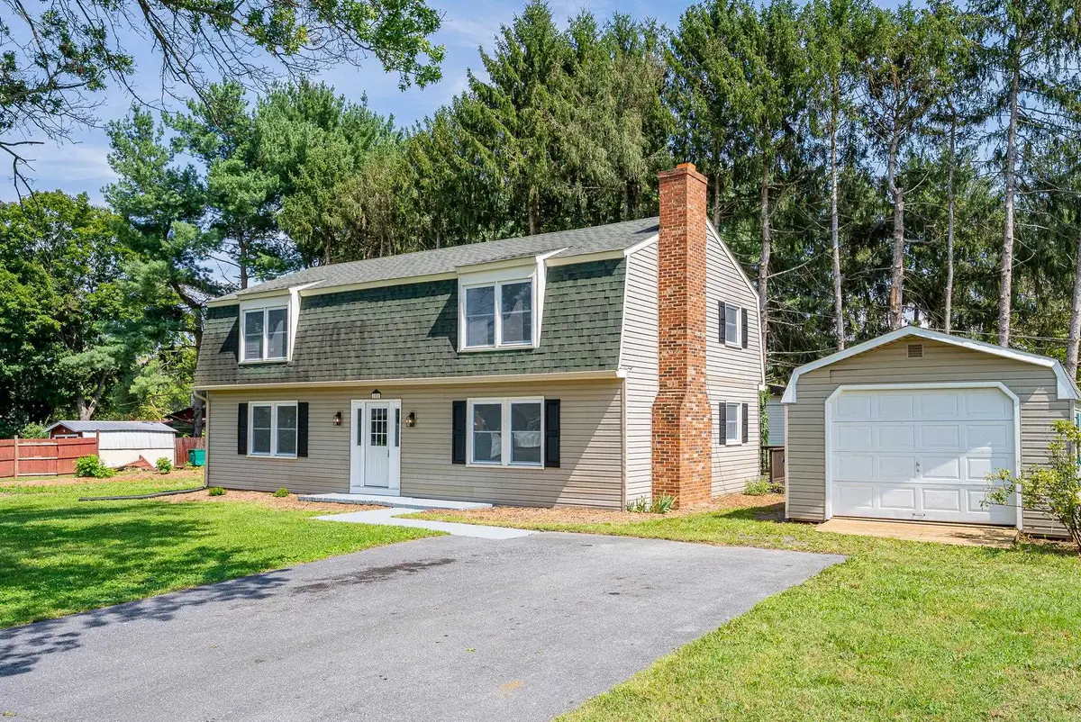 1202 Elm Ave, Grottoes, VA 24441 - #1