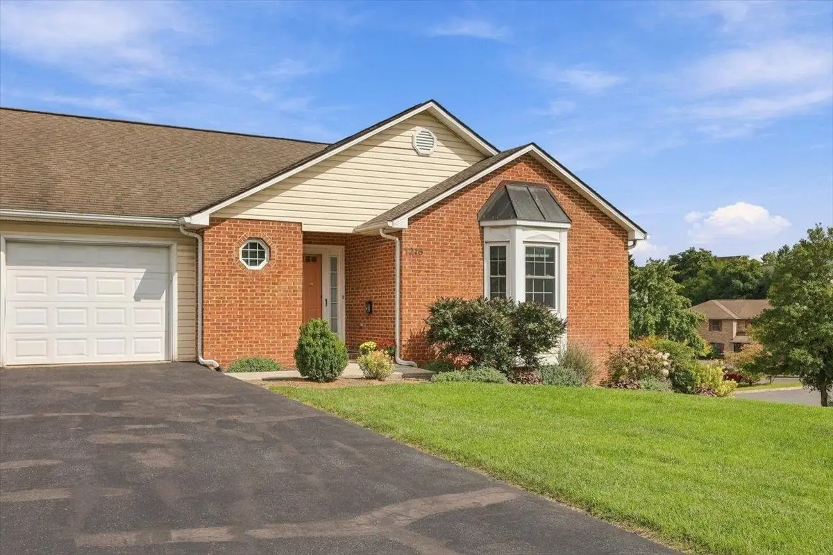 1216 Poplar Cir, Harrisonburg, VA 22802 - #1