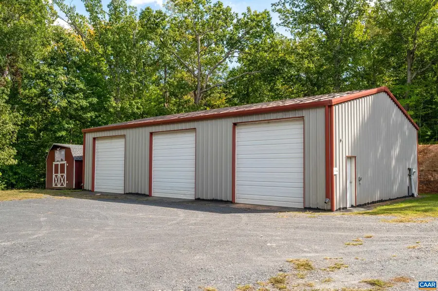 9483 Hatton Ferry Rd, Scottsville, VA 24590 - #3