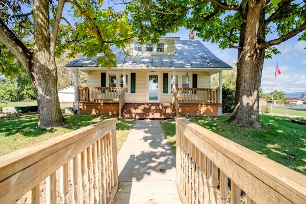 7177 East Point Rd, Elkton, VA 22827