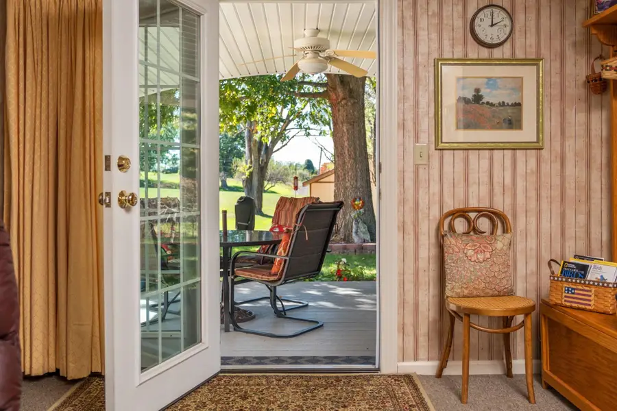 87 Sunset Dr, Waynesboro, VA 22980 - #2