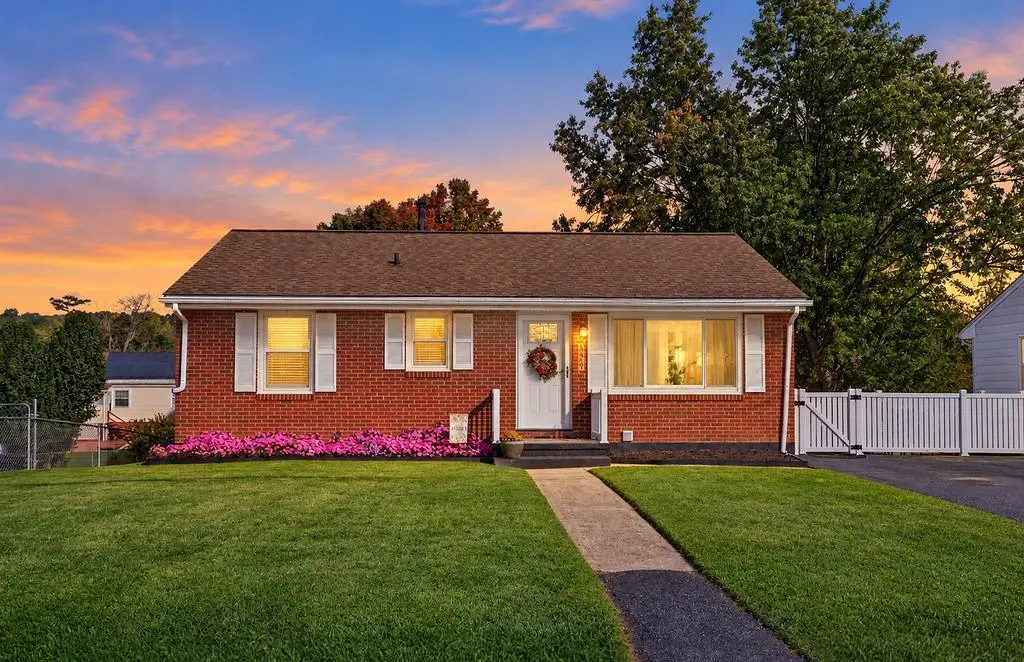 2405 Park Hill Rd, Staunton, VA 24401 - #1