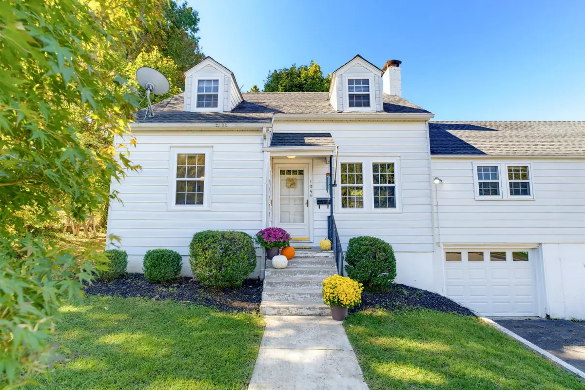 104 Harper Ct, Staunton, VA 24401 - #1