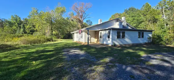 1694 Mt Torrey Rd, Lyndhurst, VA 22952
