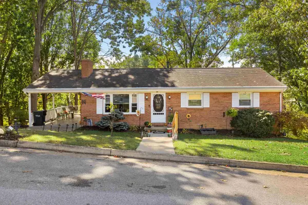 93 Hudson Ave, Staunton, VA 24401