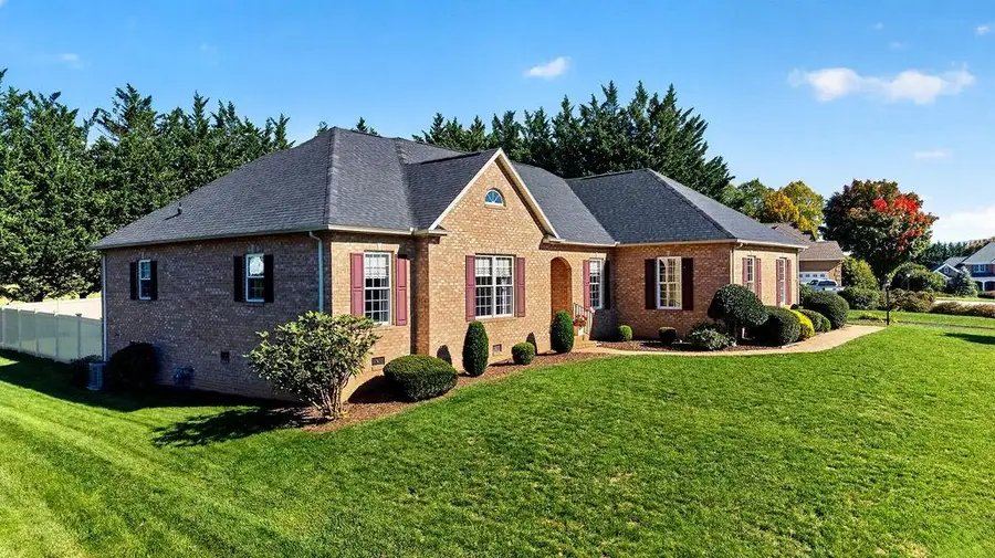 717 Pelham Dr, Waynesboro, VA 22980 - #3
