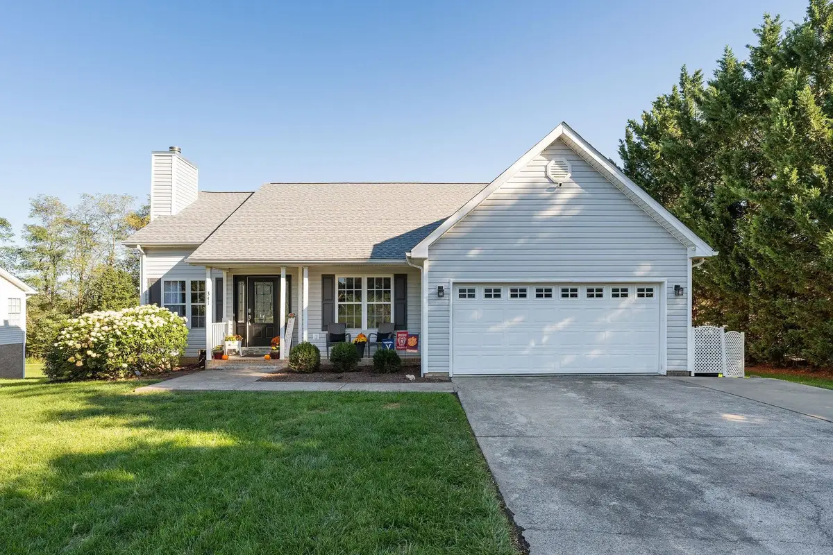 341 Wyndham Hill Dr, Fishersville, VA 22939 - #1