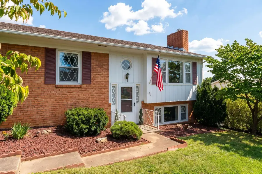 127 River View Dr, Verona, VA 24482 - #2