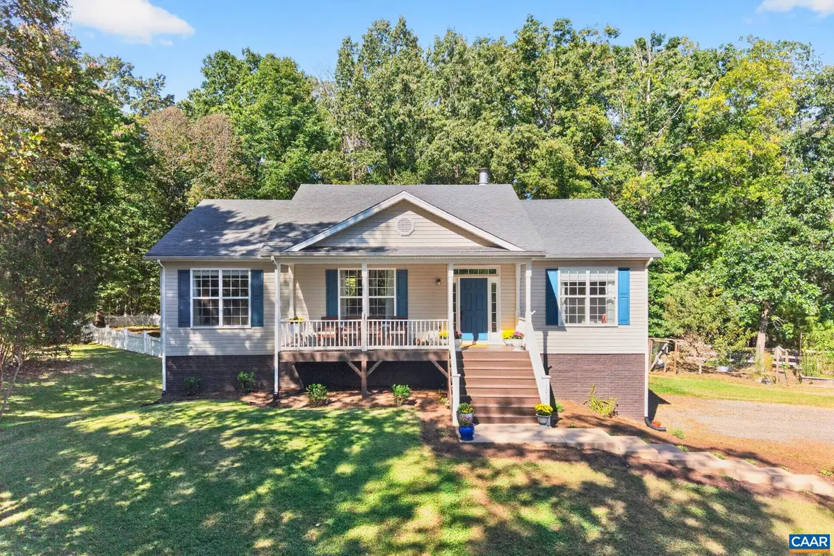 1055 Deer Run Dr, Earlysville, VA 22936 - #1