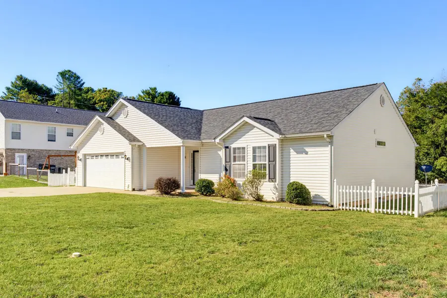 714 Ritchie Blvd, Staunton, VA 24401 - #2