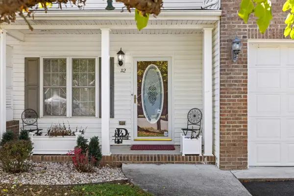 112 Collinswood Dr, Staunton, VA 24401