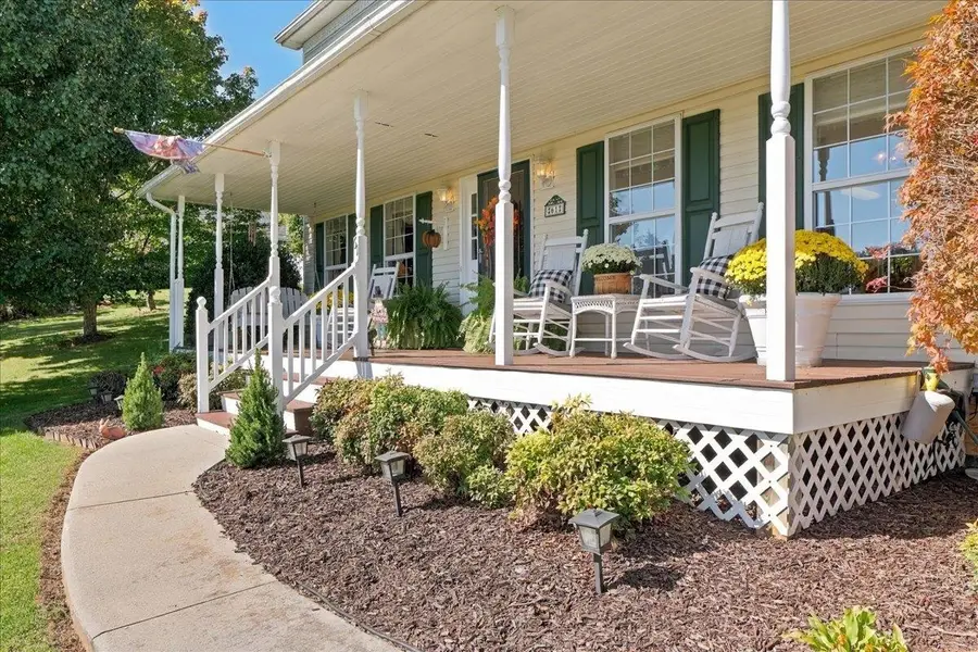 61 Confederacy Dr, Penn Laird, VA 22846 - #2