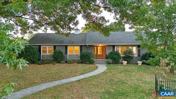 303 Rainbow Dr, Staunton, VA 24401