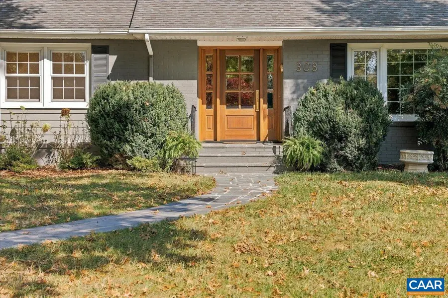 303 Rainbow Dr, Staunton, VA 24401 - #2