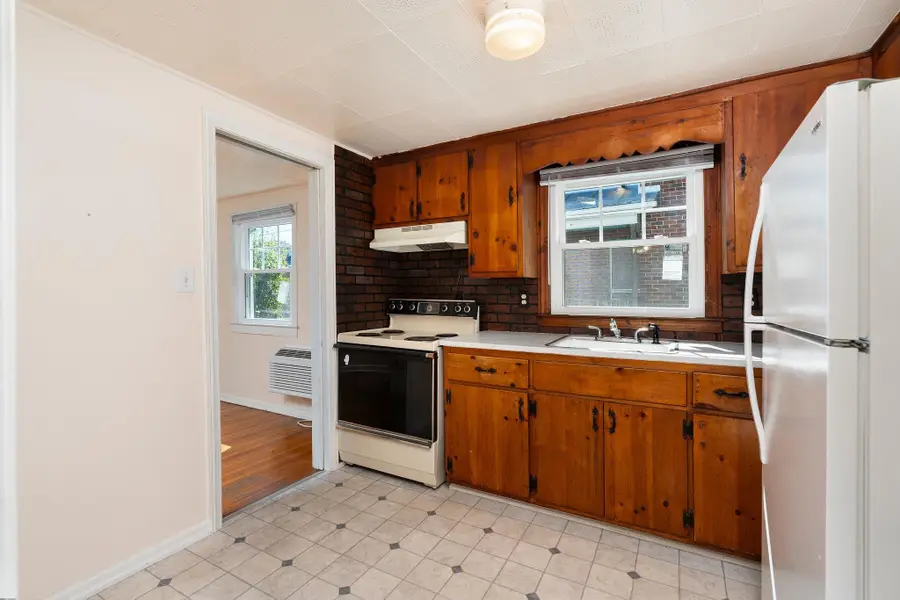 605 N Delphine Ave, Waynesboro, VA 22980 - #2