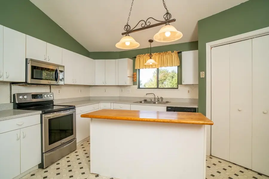 109 Goldenrod Rd, Ruckersville, VA 22968 - #3
