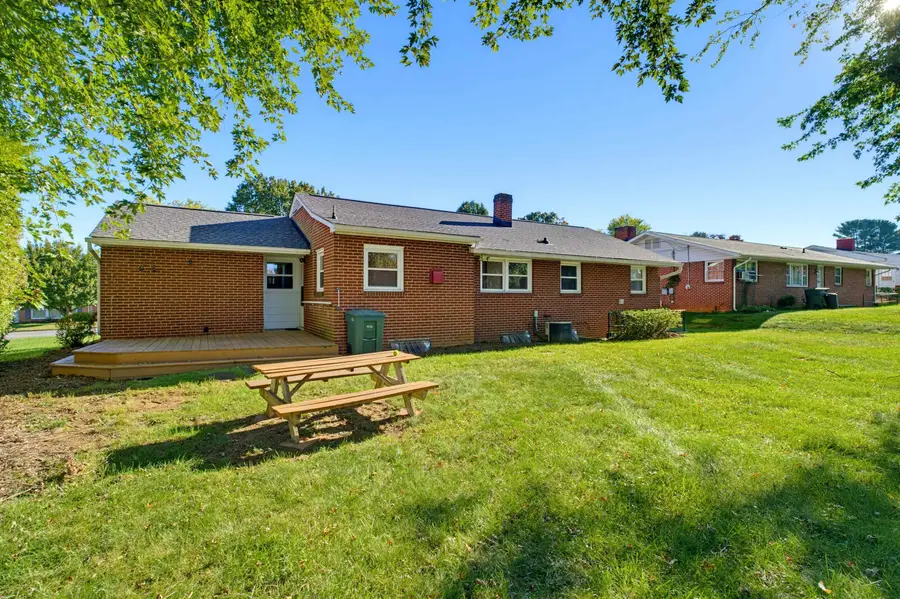 1820 N Talbott Pl, Waynesboro, VA 22980 - #2