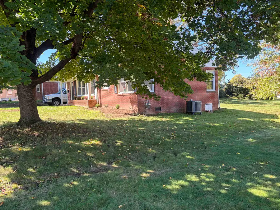 207 Skyland Ave, Waynesboro, VA 22980 - #3
