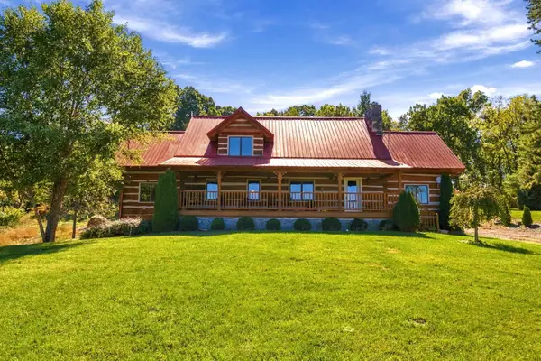 172 Rosen Ln, Staunton, VA 24401