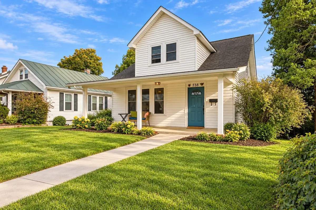 738 Highland Ave, Waynesboro, VA 22980 - #1
