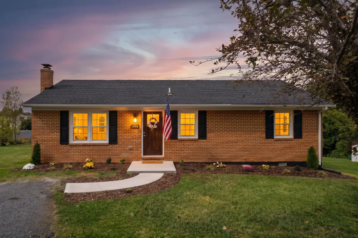 1 Sunderlin Pl, Verona, VA 24482 - #1