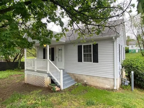 617 Grubert Ave, Staunton, VA 24401
