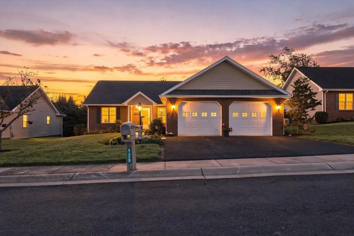 129 Red Oak Dr, Staunton, VA 24401 - #1